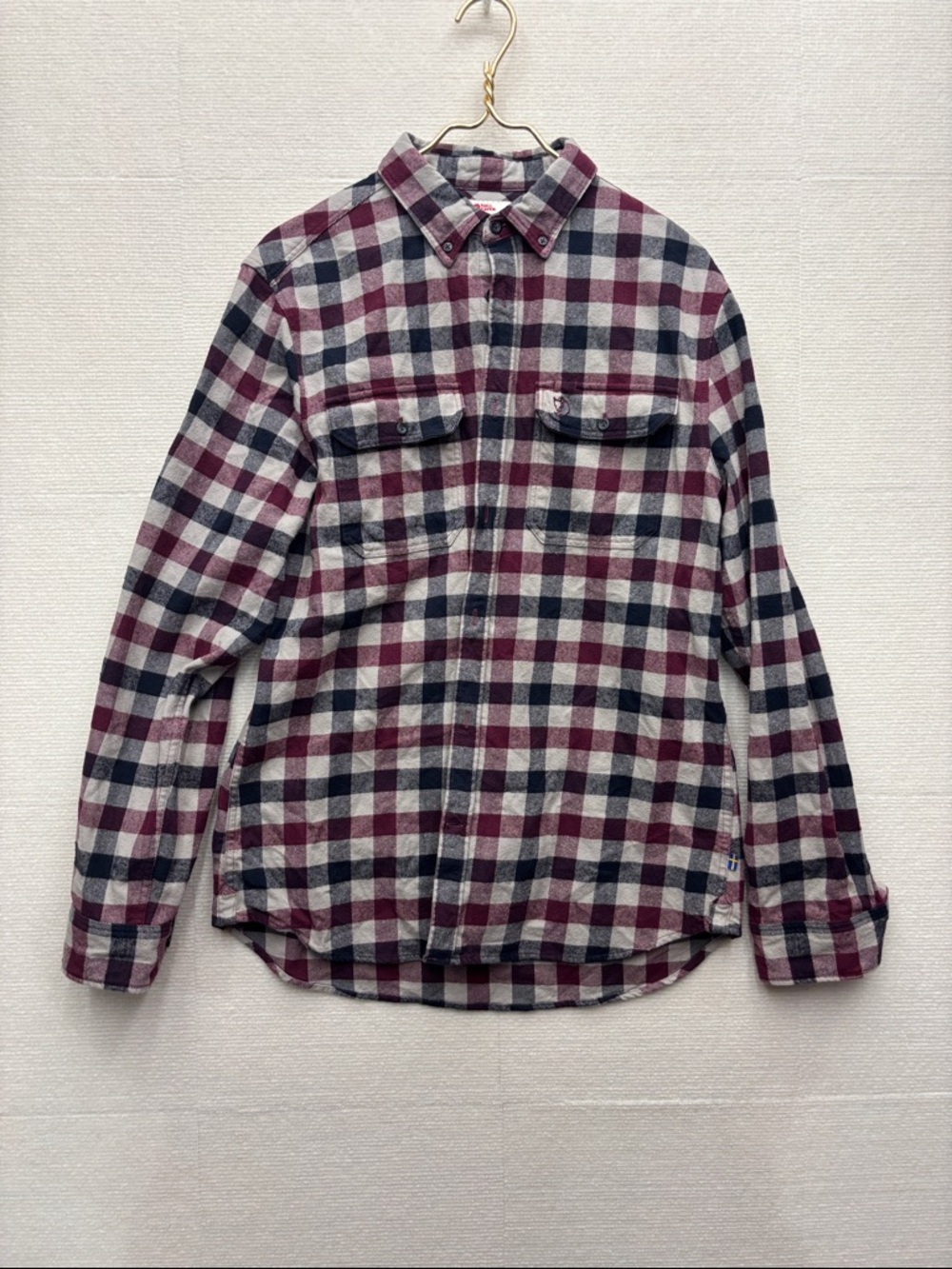 Fjall Raven | XL slim fit Men's Burgundy & Navy Plaid Button-Up Shirt